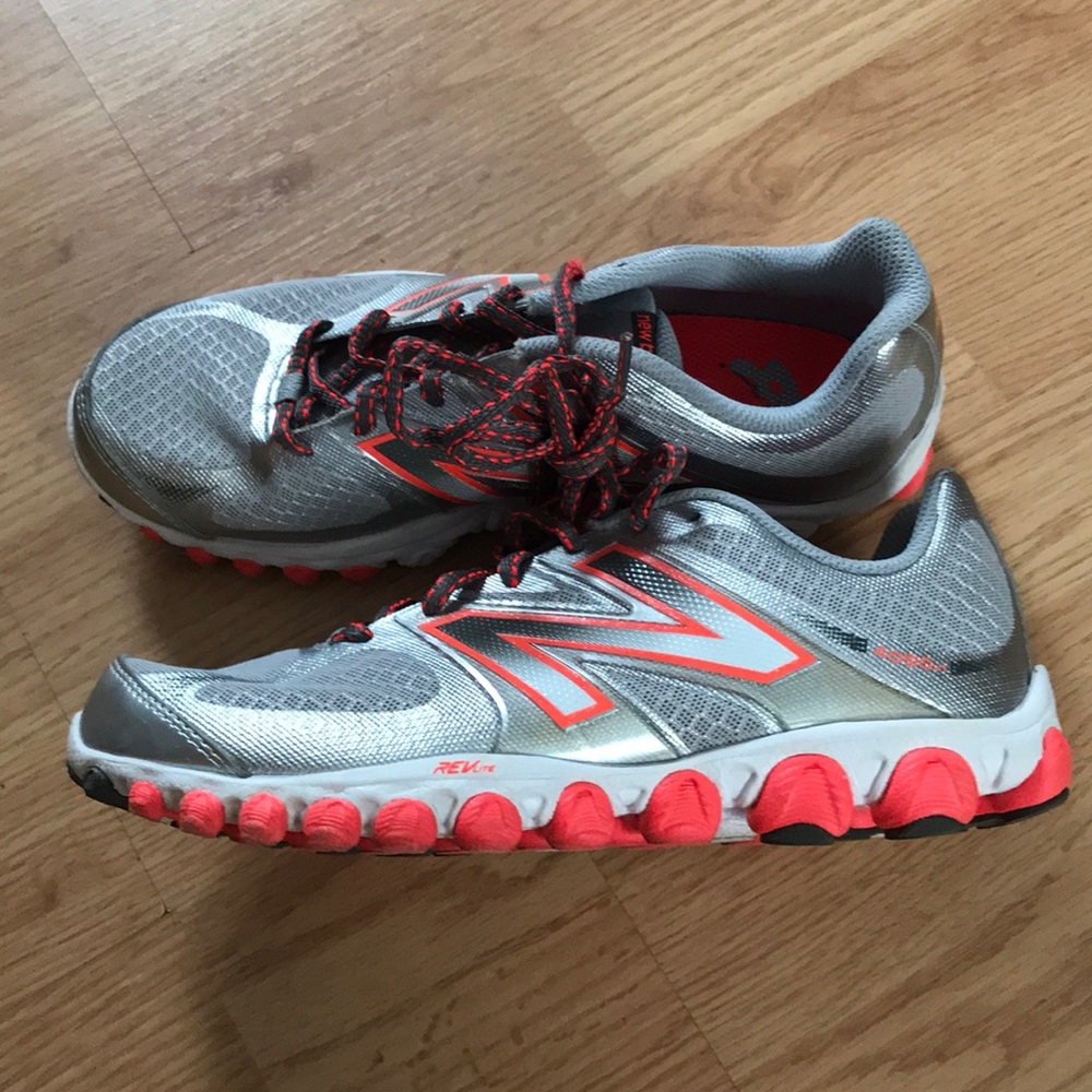 Women’s New Balance 4090 rev lit tennis shoes sz 8